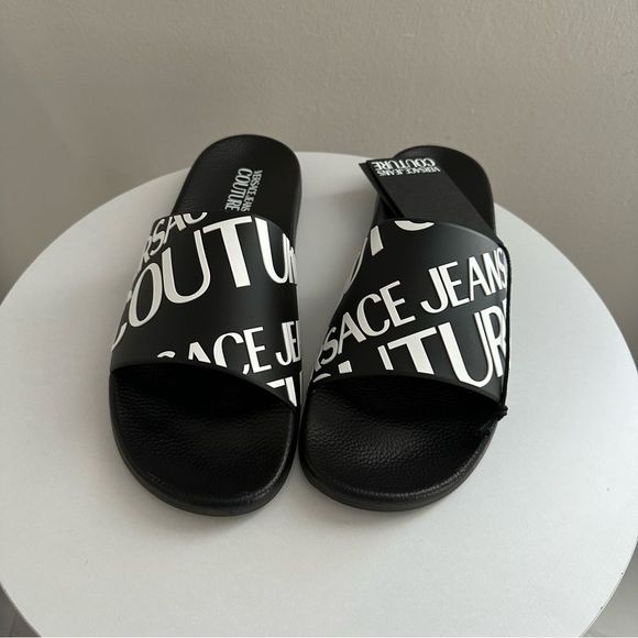 ⭕️ VERSACE JEANS Men’s Slippers Slides Flip Flops Black Logo Designer US 11.5 45